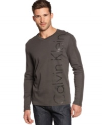 To layer or not to layer? This great looking v-neck shirt by Calvin Klein is attractive to be worn alone or as an added layer. To layer or not to layer? This great looking v-neck shirt by Calvin Klein is attractive to be worn alone or as an added layer.