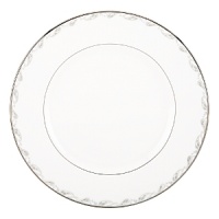 Paisley Bloom brings Marchesa's signature beaded accents to life on a tailored white bone dinnerware body. Silver mica and platinum decorate the rim for added appeal. The unique artistry of paisley and florals create a graceful tabletop collection that is romantic and refined, perfect for every dinner party. Paisley Bloom brings Marchesa's signature beaded accents to life on a tailored white bone dinnerware body. Silver mica and platinum decorate the rim for added appeal. The unique artistry of paisley and florals create a graceful tabletop collection that is romantic and refined, perfect for every dinner party.
