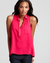 Light as a feather, this vibrant Splendid top is destined to be your warm-weather staple. Light as a feather, this vibrant Splendid top is destined to be your warm-weather staple.