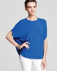 Well-rounded and easy to wear, the Vince circle tee is a casual piece that makes dressing a breeze. Complete the look with your favorite boyfriend jeans. Well-rounded and easy to wear, the Vince circle tee is a casual piece that makes dressing a breeze. Complete the look with your favorite boyfriend jeans.