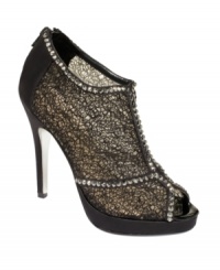 E! Live From the Red Carpet's E0036 evening sandals are so, so sexy. With an upper composed of black lace, mesh and satin, it's the kind of show-stopping shoe that will have all eyes on you. E! Live From the Red Carpet's E0036 evening sandals are so, so sexy. With an upper composed of black lace, mesh and satin, it's the kind of show-stopping shoe that will have all eyes on you.