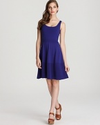 Take the charming retro note to heart in this kate spade new york dress, flaunting a fit-and-flare cut for an effortless hourglass silhouette.