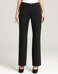 A hassle-free approach to everyday dressing, these Eileen Fisher pants flaunt an easy wide-leg silhouette and a hint of stretch for an effortless fit.