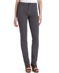 Featuring a classic skinny fit and signature Levi's styling, these jeans are year-round essentials that go with anything from tanks to cardigans! Featuring a classic skinny fit and signature Levi's styling, these jeans are year-round essentials that go with anything from tanks to cardigans!