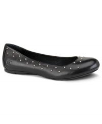 Total stud. These Karole flats from Born give you that needed edge during the warmer months. Total stud. These Karole flats from Born give you that needed edge during the warmer months.