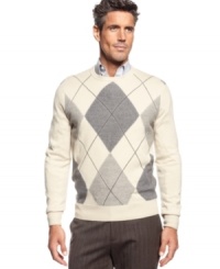 Set the bar high with a sophisticated argyle pattern on this handsome Geoffrey Beene argyle sweater. Set the bar high with a sophisticated argyle pattern on this handsome Geoffrey Beene argyle sweater.