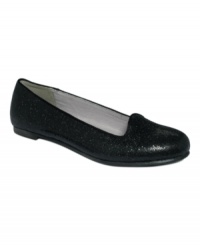 Kick back and relax without losing an ounce of glamour. The Game Face smoking flats from CL by Laundry lend a haute twist to leisure with metallic fabric. Kick back and relax without losing an ounce of glamour. The Game Face smoking flats from CL by Laundry lend a haute twist to leisure with metallic fabric.