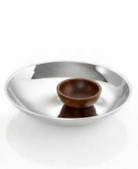 Luxe materials shine in this minimalist chip and dip from Hotel Collection's line of serveware and serving dishes. With a chic harmony of sheesham wood and stainless steel, this chip and dip is sure to transform less-than-stunning snacks into a work of art. Luxe materials shine in this minimalist chip and dip from Hotel Collection's line of serveware and serving dishes. With a chic harmony of sheesham wood and stainless steel, this chip and dip is sure to transform less-than-stunning snacks into a work of art.