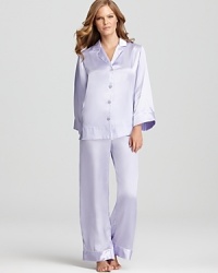 Loose and charmeuse, this Oscar de la Renta Pink Label pajama set adds romance with a silky fabrication and breezy three-quarter sleeves. Loose and charmeuse, this Oscar de la Renta Pink Label pajama set adds romance with a silky fabrication and breezy three-quarter sleeves.
