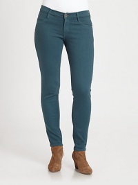 You will fall for these denim leggings offering a to-die-for fit, thanks to the perfect amount of stretch.Belt loopsButton closureZip flyInseam, about 30Cotton/elastaneMachine washMade in USA