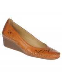An elegant essential. The Nayrin wedges by Naturalizer feature laser cut detailing to take their comfort and classic style to the next level. An elegant essential. The Nayrin wedges by Naturalizer feature laser cut detailing to take their comfort and classic style to the next level.