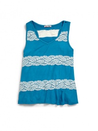 THE LOOKV necklineSleevelessStriped lace designTHE MATERIAL95% rayon/5% spandexTrim: nylonCARE & ORIGINMachine washMade in USA THE LOOKV necklineSleevelessStriped lace designTHE MATERIAL95% rayon/5% spandexTrim: nylonCARE & ORIGINMachine washMade in USA