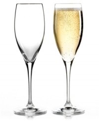 Adhering to the Riedel principle of content commands shape, Vinum cuvee prestige wine glasses highlight the aromas and flavors inherent to champagne and sparkling wines while preserving their effervescence. A dot etched it each generates continuous bubbles to ensure your celebration never goes flat. Adhering to the Riedel principle of content commands shape, Vinum cuvee prestige wine glasses highlight the aromas and flavors inherent to champagne and sparkling wines while preserving their effervescence. A dot etched it each generates continuous bubbles to ensure your celebration never goes flat.