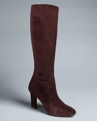 The pinnacle of subdued elegance, these Salvatore Ferragamo boots feature elegantly sculpted almond toes and side goring for a perfectly tailored fit. The pinnacle of subdued elegance, these Salvatore Ferragamo boots feature elegantly sculpted almond toes and side goring for a perfectly tailored fit.