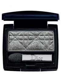 Takes shadow play to extremes with Couleurs Extreme powder eyeshadow singles. Maximum color. Maximum wear. In a single sweep they're on to stay for hours. Your choice of ultra-matte, ultra-shiny or ultra-sparkly finishes for the ultimate in shadow play. Go to extremes. Takes shadow play to extremes with Couleurs Extreme powder eyeshadow singles. Maximum color. Maximum wear. In a single sweep they're on to stay for hours. Your choice of ultra-matte, ultra-shiny or ultra-sparkly finishes for the ultimate in shadow play. Go to extremes.