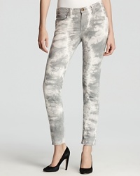 Master downtown-cool style with these cloud-printed Current/Elliott jeans--perfect with your favorite tee and edgy ankle booties. Master downtown-cool style with these cloud-printed Current/Elliott jeans--perfect with your favorite tee and edgy ankle booties.