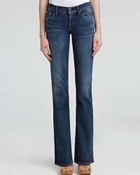 An everyday-perfect wash rendered in the most enduring silhouette, these classic bootcut jeans from Citizens of Humanity are destined to be your every-season go-to. An everyday-perfect wash rendered in the most enduring silhouette, these classic bootcut jeans from Citizens of Humanity are destined to be your every-season go-to.