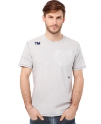 Go bold on your basics. This T shirt from Buffalo David Bitton gives your streetwear a stylish vibe. Go bold on your basics. This T shirt from Buffalo David Bitton gives your streetwear a stylish vibe.
