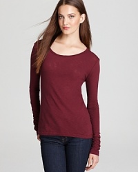 Bring color to your basics with this boldly hued rag & bone/JEAN tee. Bring color to your basics with this boldly hued rag & bone/JEAN tee.