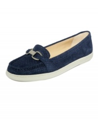 The perfect traveling companion. Hit the road and sight-see with the comfortably chic Urna driving flats from Circa by Joan & David. The perfect traveling companion. Hit the road and sight-see with the comfortably chic Urna driving flats from Circa by Joan & David.