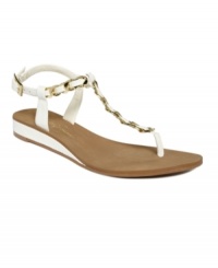 Your link to sensational style: the Joey sandals by Jessica Simpson are the ideal sandal for those lazy days by the pool. The chain-link vamp amps up capris or flowing caftans. Your link to sensational style: the Joey sandals by Jessica Simpson are the ideal sandal for those lazy days by the pool. The chain-link vamp amps up capris or flowing caftans.