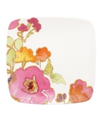 Mixing Impressionistic florals with exciting color, Floral Fusion dinnerware by Lenox is a modern collection for the classic at heart. Gold tones highlight each blossom on these dinner plates for a captivating table arrangement.