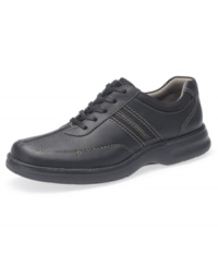 Vintage polish meets modern edge with these stitched leather oxford men's casual shoes from Clarks. Vintage polish meets modern edge with these stitched leather oxford men's casual shoes from Clarks.