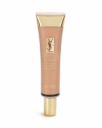 A silky complexion illuminator, between a highlighter and an enhancer, Dare To Glow is a must-have for women who want a gorgeous glow. The melting, ultra-fresh gel texture leaves skin soft and comfortable. Enriched with optical mother-of-pearl particles, Dare TO Glow forms and impalpable veil for a natural-looking shimmer on the skin.