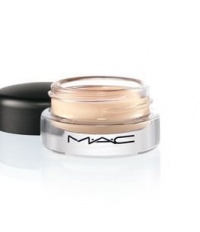 Mac Studio Sculpt Concealer NW 35 Mac Studio Sculpt Concealer NW 35