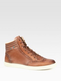 Cuir leather with web loop at ankle.Padded back ankleRubber sole embossed with Gucci scriptMade in Italy Cuir leather with web loop at ankle.Padded back ankleRubber sole embossed with Gucci scriptMade in Italy