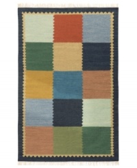 A checkerboard of color makes this rug a dynamic addition to every room! Designed for high-traffic spaces, the Highlands rug is durable, reversible, and meticulously hand-woven from wool and cotton yarns. A checkerboard of color makes this rug a dynamic addition to every room! Designed for high-traffic spaces, the Highlands rug is durable, reversible, and meticulously hand-woven from wool and cotton yarns.