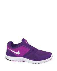 Sneaker that blends cushioning and lightweight support for a great fit, comfort and a stable ride. By Nike. Sneaker that blends cushioning and lightweight support for a great fit, comfort and a stable ride. By Nike.