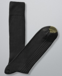 Style from the toe up. Dressy cotton/nylon socks with a wide ribbed texture all over. Available in extended sizes. Three pairs to a pack. Style from the toe up. Dressy cotton/nylon socks with a wide ribbed texture all over. Available in extended sizes. Three pairs to a pack.