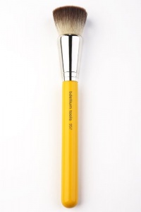 Bdellium Tools Professional Antibacterial Makeup Brush Studio Line - Precision Kabuki Airbrushed Effect 957 Bdellium Tools Professional Antibacterial Makeup Brush Studio Line - Precision Kabuki Airbrushed Effect 957