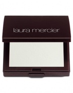 Shine Control visibly eliminates shine and controls oil breakthrough thanks to the naturally derived Shine Control Complex. The velvety pressed powder is ideal for touch-ups throughout the day so makeup stays fresh, flawless and shine-free. The lightweight powder is ultra-sheer with a mint green tint that works to correct redness and visible even skin tone. Oil-free, paraben-free, talc-free, and fragrance-free. 