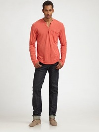 This definitive henley tee with a perfectly placed, slashed pocket is perfect for summer, while organic cotton hemp feels cool to the touch.One-button placketChest patch pocket55% hemp/45% organic cottonMachine washMade in USA This definitive henley tee with a perfectly placed, slashed pocket is perfect for summer, while organic cotton hemp feels cool to the touch.One-button placketChest patch pocket55% hemp/45% organic cottonMachine washMade in USA