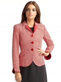 THE LOOKNotch lapels with grosgrain trimSingle-breasted with three button closuresFlap patch pocketsSplit cuffsDouble back ventsTHE FITAbout 21½ from shoulder to hemTHE MATERIAL45% cotton/37% linen/18% viscoseSilk liningCARE & ORIGINDry cleanMade in Italy THE LOOKNotch lapels with grosgrain trimSingle-breasted with three button closuresFlap patch pocketsSplit cuffsDouble back ventsTHE FITAbout 21½ from shoulder to hemTHE MATERIAL45% cotton/37% linen/18% viscoseSilk liningCARE & ORIGINDry cleanMade in Italy