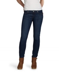 A curvy fit and a skinny jeans go together like fireworks & the fourth of July, peanut butter & jelly...and you & Levi's 528s! A curvy fit and a skinny jeans go together like fireworks & the fourth of July, peanut butter & jelly...and you & Levi's 528s!