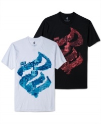 Show off your street style in this cool Rocawear tee. Show off your street style in this cool Rocawear tee.