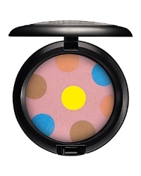 Play with polka dots to create highlighting effects on your eyes by blending the colors of this ultra-fine, lightweight pressed powder with a velvet-smooth finish. Play with polka dots to create highlighting effects on your eyes by blending the colors of this ultra-fine, lightweight pressed powder with a velvet-smooth finish.