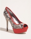 GUESS Nanci Pumps