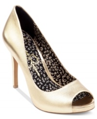 Jessica Simpson's Saras platform pumps are classically beautiful and oh-so versatile. Jessica Simpson's Saras platform pumps are classically beautiful and oh-so versatile.