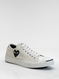 Cotton canvas lace-up with logo heart on the side and contrast stripe detail on back.Padded insole Rubber sole Imported Cotton canvas lace-up with logo heart on the side and contrast stripe detail on back.Padded insole Rubber sole Imported