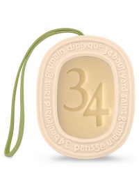 To celebrate 50 years of creation, diptyque has chosen to create a signature line, an embodiment of the brand with a unique scent, for the body and home, called quite naturally, 34 boulevard Saint Germain. An innovative project that encapsulates the scent of its first boutique with rare and precious fragrances, to give everyone a little part of this place and its history. To celebrate 50 years of creation, diptyque has chosen to create a signature line, an embodiment of the brand with a unique scent, for the body and home, called quite naturally, 34 boulevard Saint Germain. An innovative project that encapsulates the scent of its first boutique with rare and precious fragrances, to give everyone a little part of this place and its history.