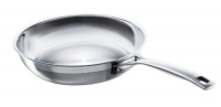 Le Creuset Tri-Ply Stainless Steel 9-1/2-Inch Fry Pan Le Creuset Tri-Ply Stainless Steel 9-1/2-Inch Fry Pan