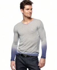 The color layering of this v-neck shirt from Armani Jeans sets chill tone to match your laid back vibe. The color layering of this v-neck shirt from Armani Jeans sets chill tone to match your laid back vibe.