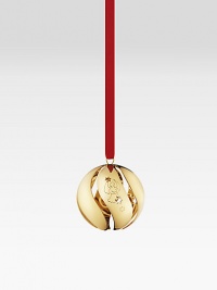 Celebrate the season with this elegant goldplated design, delicately etched with angles and stars and curved in perfect sphere.2012 editionHeight, about 2.12GoldplatedImported Celebrate the season with this elegant goldplated design, delicately etched with angles and stars and curved in perfect sphere.2012 editionHeight, about 2.12GoldplatedImported