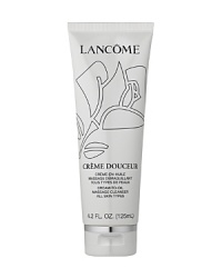 Discover the new sensory experience of cleansing. Pure pampering pleasure. This sophisticated cleanser with antioxidant White Lotus and soothing Rose de France transforms from a cream to an oil and instantly removes makeup. Immediately skin texture and tone are refined. Skin is velvety soft and smooth. Discover the new sensory experience of cleansing. Pure pampering pleasure. This sophisticated cleanser with antioxidant White Lotus and soothing Rose de France transforms from a cream to an oil and instantly removes makeup. Immediately skin texture and tone are refined. Skin is velvety soft and smooth.