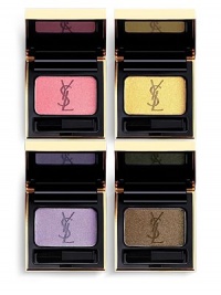 Shade your eyelids with a matte, satiny or iridescent veil of endlessly adjustable and long-lasting colour. The exceptional smoothing effect reveals the radiance of the colours for a wonderfully luminous make-up. Includes a retractable applicator with a flat surface for dusting and blending shadow, and a sculpted tip for drawing a ribbon of colour on the lash line. Shade your eyelids with a matte, satiny or iridescent veil of endlessly adjustable and long-lasting colour. The exceptional smoothing effect reveals the radiance of the colours for a wonderfully luminous make-up. Includes a retractable applicator with a flat surface for dusting and blending shadow, and a sculpted tip for drawing a ribbon of colour on the lash line.
