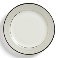 Embellished with a matte silvery border trimmed in sparkling platinum, the Solstice bread & butter plate will complement your dining experience throughout a lifetime of shifting trends and evolving fashions. Embellished with a matte silvery border trimmed in sparkling platinum, the Solstice bread & butter plate will complement your dining experience throughout a lifetime of shifting trends and evolving fashions.